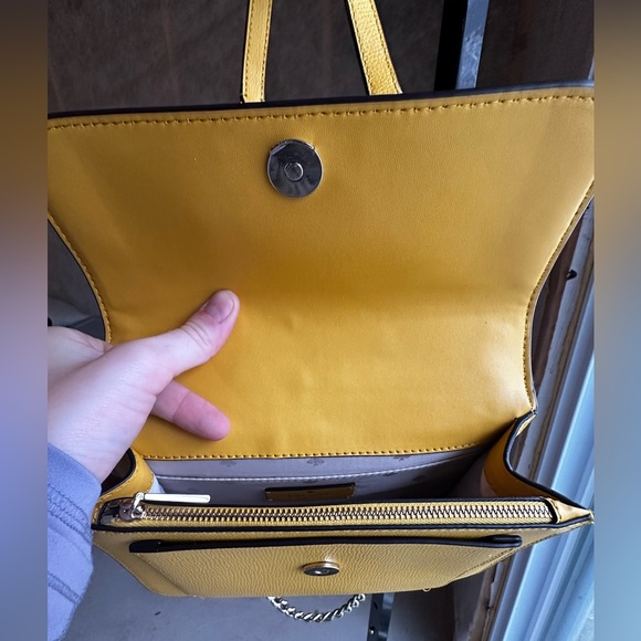 Kate Spade Remi Flap Sunflower Yellow Leather Crossbody Gold Chain Strap - Picture 6 of 13